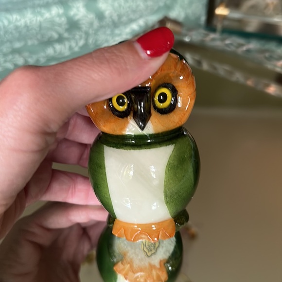 Adorable Owl Alabaster Paper Weight - Picture 8 of 8
